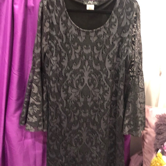 Clothes - Picture 3 of 8